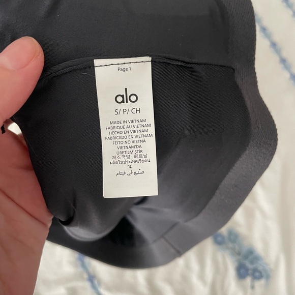 ALO Heart Throb Sports Bra - Picture 4 of 6